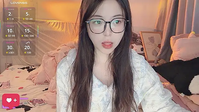 Snapshot of -Angela chatting on January 13, 2026, 11:19 pm -Angela online show from January 13, 2026, 11:19 pm