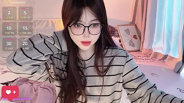 Snapshot of -Angela chatting on November 27, 2025, 3:40 am -Angela online show from November 27, 2025, 3:40 am