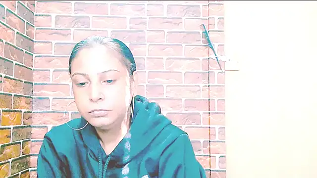 indian spice girl online show from May 11, 2026, 7:43 am