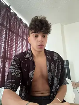 Snapshot of RossStrom chatting on January 14, 2026, 5:05 pm RossStrom online show from January 14, 2026, 5:05 pm