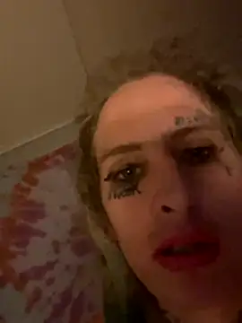 Snapshot of transsnowbunny chatting on November 19, 2025, 10:43 pm transsnowbunny online show from November 19, 2025, 10:43 pm