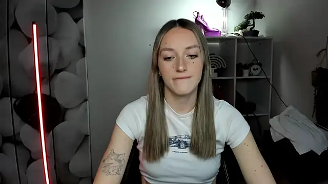 EvelynBlond online show from January 15, 2026, 1:36 pm