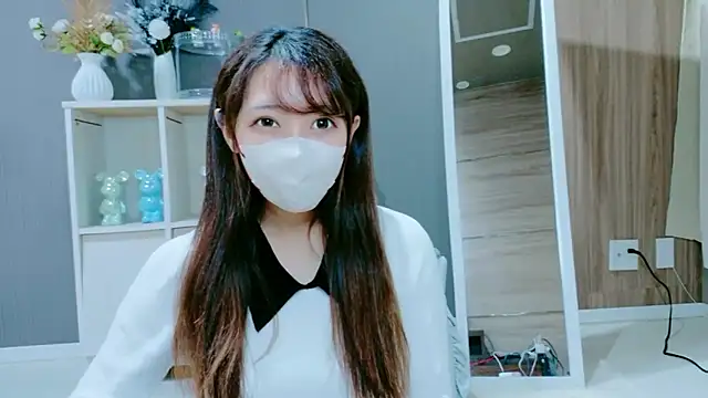 Nami-jpn online show from December 5, 2025, 9:52 am