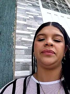 Layla-daring online show from April 16, 2026, 6:30 pm