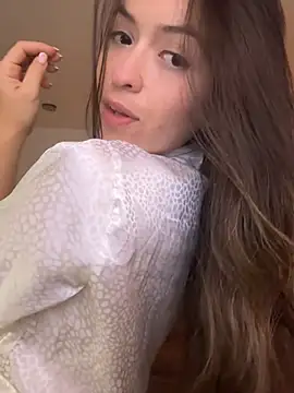 Snapshot of Little__Danni1 chatting on April 22, 2026, 9:49 am Little Danni1 online show from April 22, 2026, 9:49 am