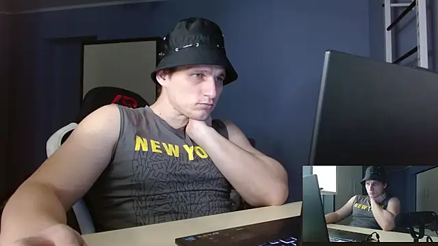 Snapshot of Poliglotjoe1 chatting on February 17, 2026, 9:12 pm Poliglotjoe1 online show from February 17, 2026, 9:12 pm