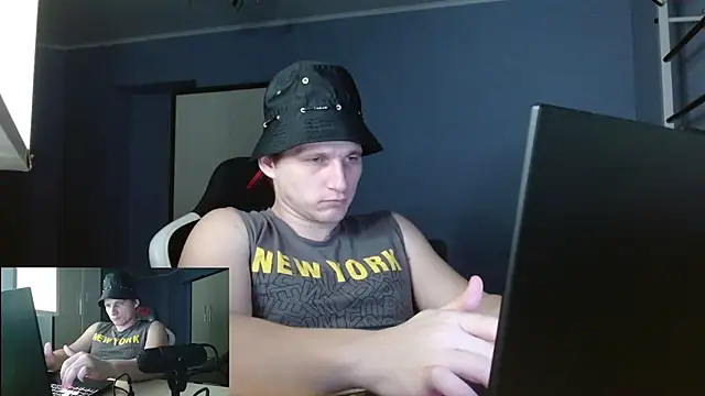 Snapshot of Poliglotjoe1 chatting on February 16, 2026, 3:49 am Poliglotjoe1 online show from February 16, 2026, 3:49 am