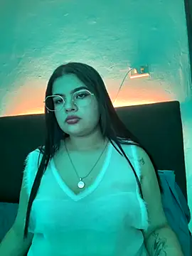 Snapshot of LouisaAlcott chatting on November 20, 2025, 10:52 pm LouisaAlcott online show from November 20, 2025, 10:52 pm