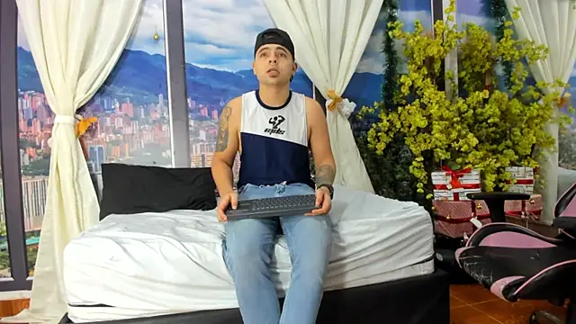 SabrinaAndEddy online show from December 13, 2025, 8:04 pm