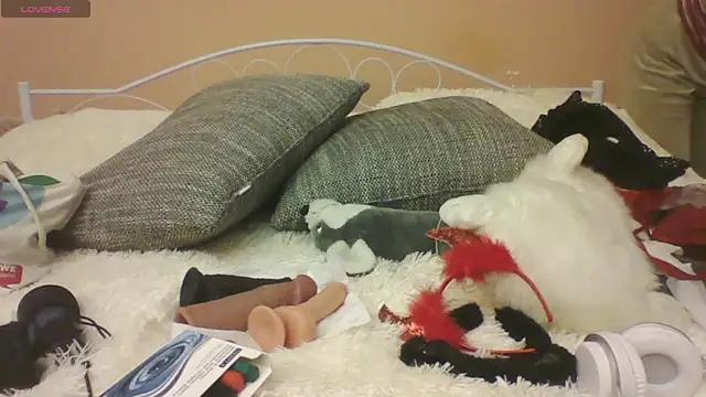 LisaHoneyLisa online show from November 28, 2025, 6:30 pm