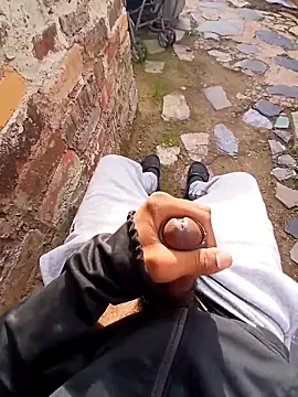 Eezxxx online show from February 17, 2026, 4:54 am