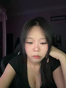 Snapshot of Kiee-lee chatting on June 3, 2026, 6:45 pm Kiee-lee online show from June 3, 2026, 6:45 pm