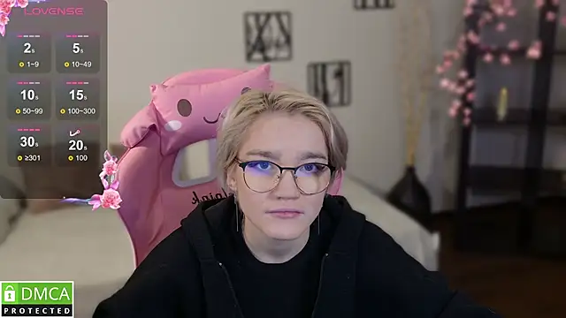 Megan Lora online show from November 23, 2025, 1:48 am