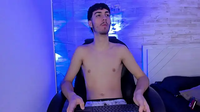 Snapshot of Emir_Ozan_ chatting on December 19, 2025, 11:34 am Emir Ozan online show from December 19, 2025, 11:34 am