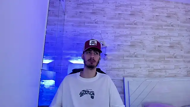 Snapshot of Emir_Ozan_ chatting on January 10, 2026, 11:38 am Emir Ozan online show from January 10, 2026, 11:38 am