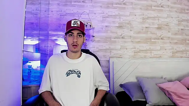 Snapshot of Emir_Ozan_ chatting on January 14, 2026, 11:36 am Emir Ozan online show from January 14, 2026, 11:36 am