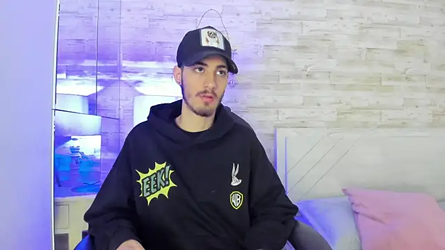 Snapshot of Emir_Ozan_ chatting on January 11, 2026, 11:39 am Emir Ozan online show from January 11, 2026, 11:39 am