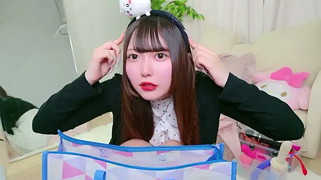  Sakura F online show from May 18, 2026, 1:05 pm
