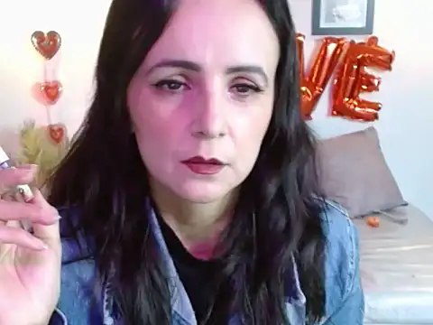 Snapshot of Juliana__lx chatting on February 10, 2026, 1:32 pm Juliana lx online show from February 10, 2026, 1:32 pm