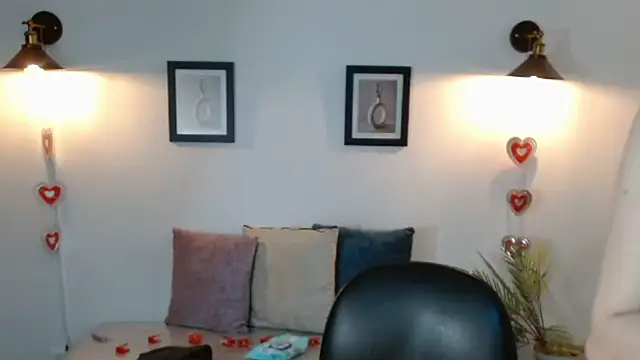 Snapshot of Juliana__lx chatting on February 28, 2026, 2:17 pm Juliana lx online show from February 28, 2026, 2:17 pm