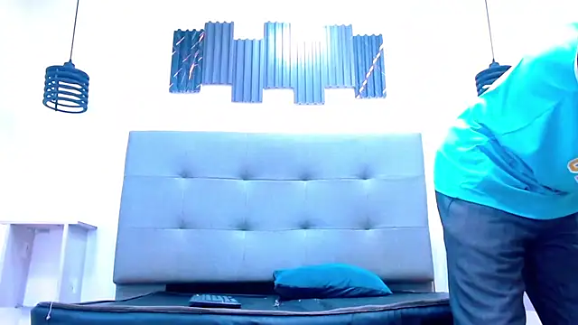 Hot Latino x online show from January 8, 2026, 12:22 pm