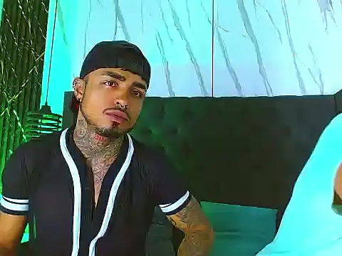 Hot Latino x online show from November 24, 2025, 1:00 pm