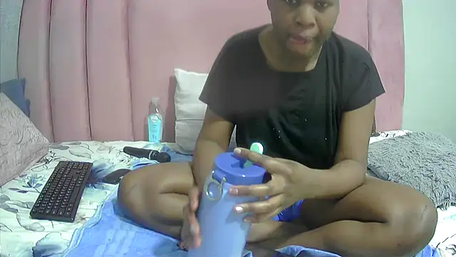 Snapshot of Cherrydollx chatting on February 26, 2026, 7:36 pm Cherrydollx online show from February 26, 2026, 7:36 pm