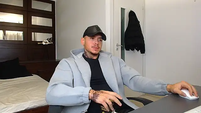 ElijahThorne online show from February 5, 2026, 6:42 am