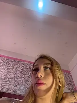 Snapshot of valeryfox__ chatting on November 28, 2025, 12:05 pm valeryfox online show from November 28, 2025, 12:05 pm