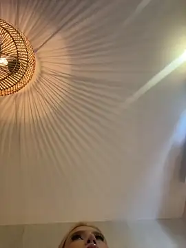 Snapshot of valeryfox__ chatting on January 9, 2026, 7:10 pm valeryfox online show from January 9, 2026, 7:10 pm