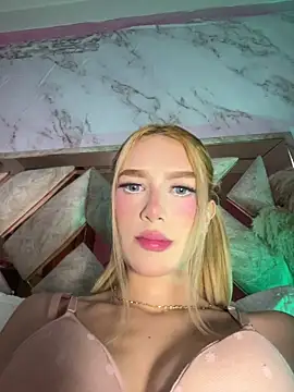 Snapshot of valeryfox__ chatting on January 6, 2026, 12:25 am valeryfox online show from January 6, 2026, 12:25 am