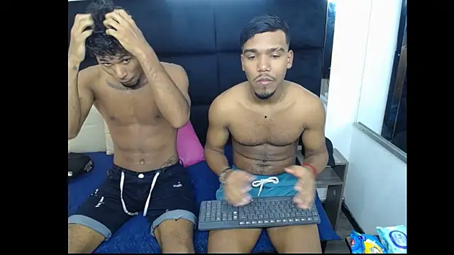 Straight latinX online show from November 22, 2025, 3:05 am