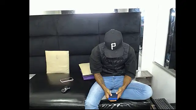 Straight latinX online show from November 23, 2025, 5:39 am