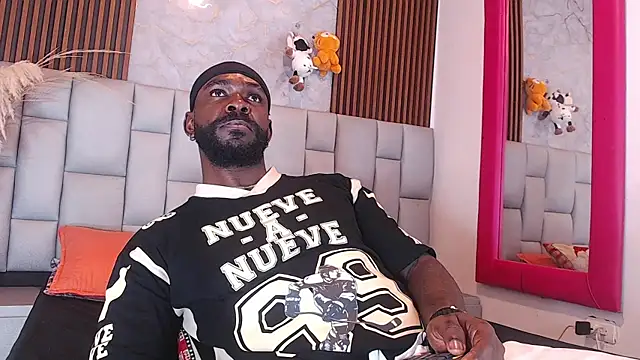 Snapshot of BlackEmperador chatting on December 18, 2025, 4:50 am BlackEmperador online show from December 18, 2025, 4:50 am