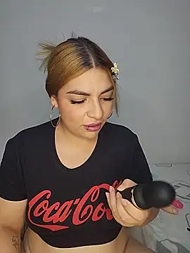 mila curvy online show from November 30, 2025, 4:57 am