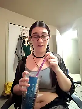LaylaLucis online show from July 9, 2026, 12:22 am