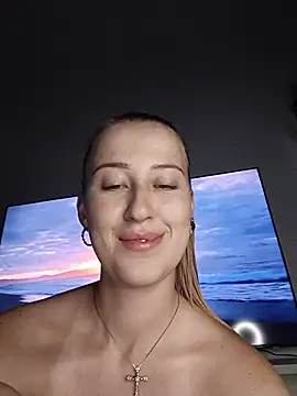 Susiee Redd online show from June 22, 2026, 10:07 pm