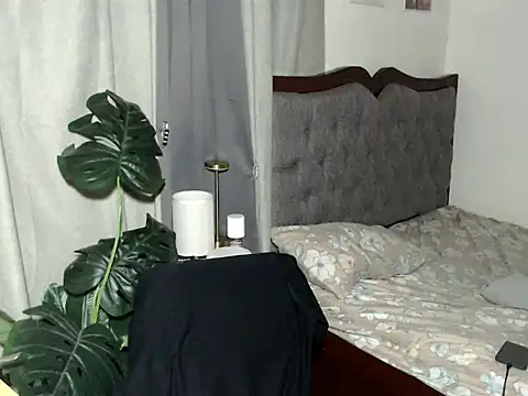 Snapshot of hottestlexie03 chatting on February 4, 2026, 7:36 am hottestlexie03 online show from February 4, 2026, 7:36 am