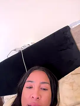 Snapshot of bella_Matos chatting on November 23, 2025, 12:04 pm bella Matos online show from November 23, 2025, 12:04 pm