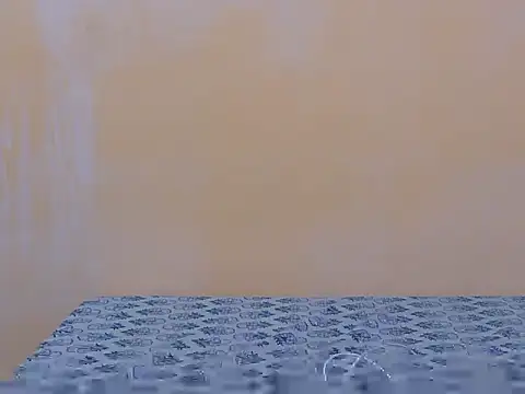 Snapshot of Honey_Baby1 chatting on December 19, 2025, 5:43 am Honey Baby1 online show from December 19, 2025, 5:43 am