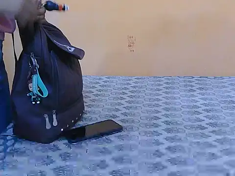 Snapshot of Honey_Baby1 chatting on February 19, 2026, 5:48 am Honey Baby1 online show from February 19, 2026, 5:48 am