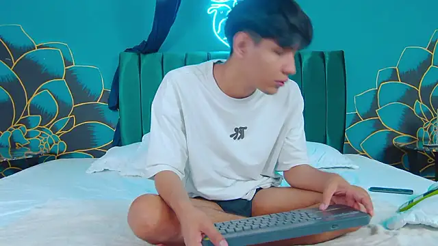 Liam Sinclair online show from February 4, 2026, 2:01 pm