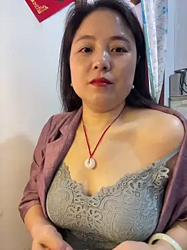 tianwei2567 online show from May 4, 2026, 3:32 am