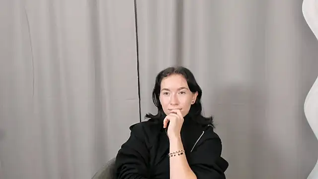 TheoHamborsky online show from November 23, 2025, 3:33 pm