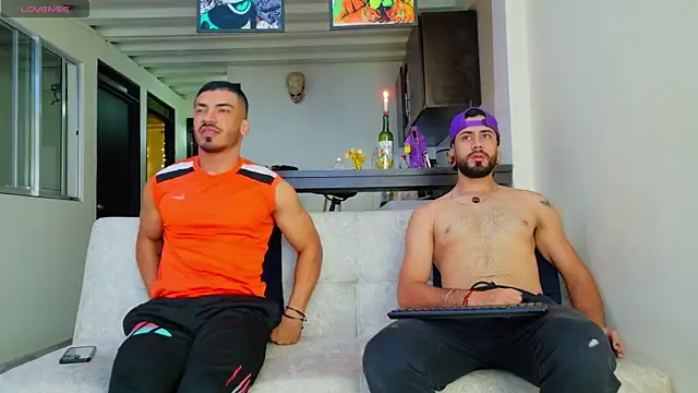 heteros curious online show from December 16, 2025, 11:42 pm