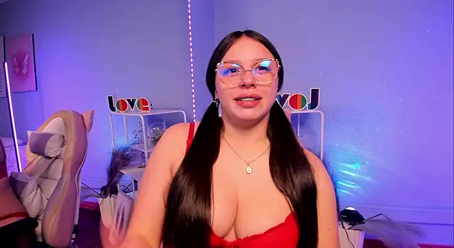 Snapshot of ValeryPalmer chatting on December 15, 2025, 11:38 am ValeryPalmer online show from December 15, 2025, 11:38 am