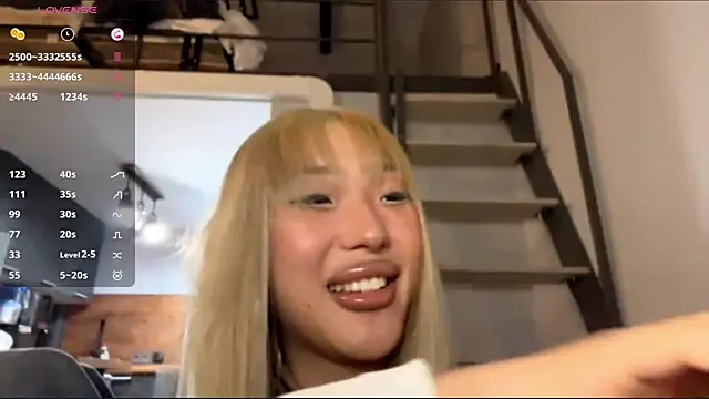 Snapshot of EIeniVanwart chatting on January 17, 2026, 4:54 pm EIeniVanwart online show from January 17, 2026, 4:54 pm