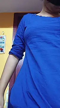 SameeraReddy19 online show from May 14, 2026, 10:23 am