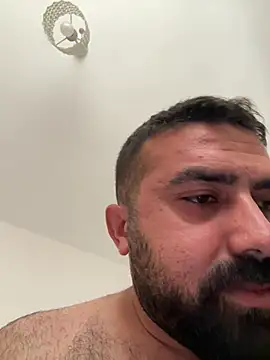 Snapshot of Ali2413 chatting on July 5, 2026, 10:33 am Ali2413 online show from July 5, 2026, 10:33 am