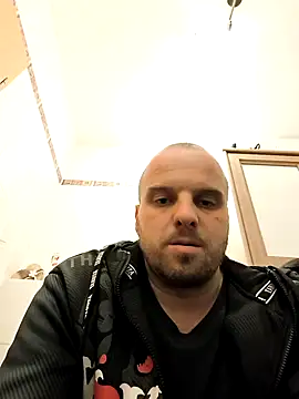 Phoenix2310 online show from February 5, 2026, 2:35 pm